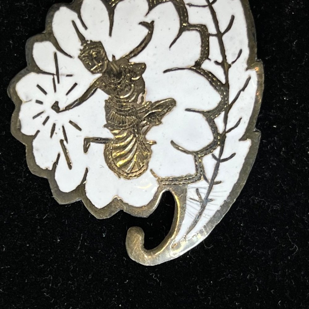 Vintage Siam Sterling Silver White Enamel Dancer Brooch (3482) - Picture 5 of 9